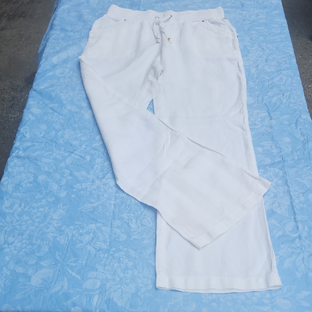 Guess Red and White Label